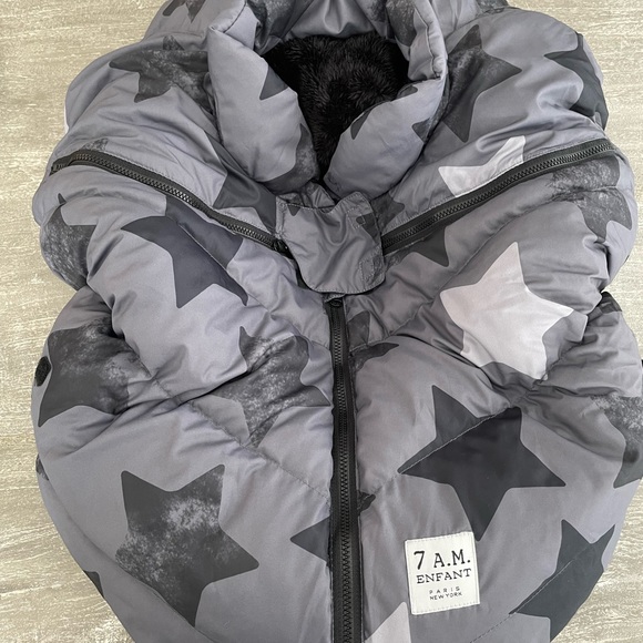 7a.m. Enfant Car Seat Cocoon Cover Gray with Stars - Picture 3 of 3